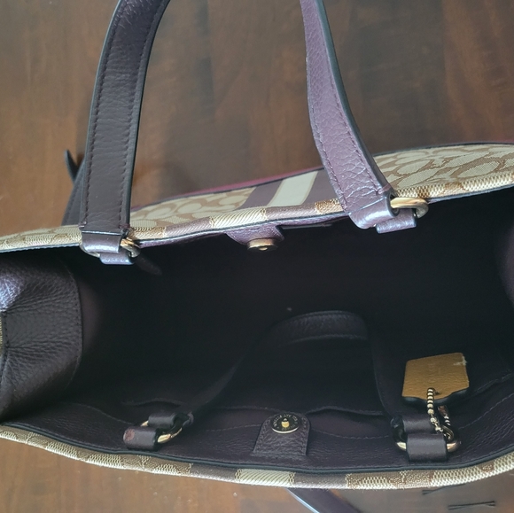 Coach Dempsey tote with wallet - Picture 4 of 16